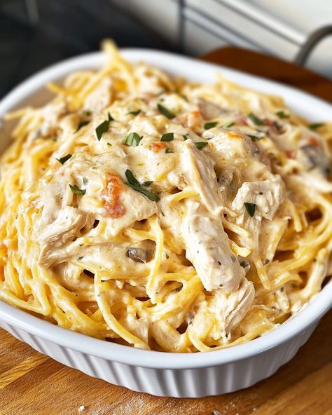 Chicken Tretazzini Recipe, Tetrazzini Recipes, Easy Chicken Tetrazzini, Chicken Tetrazzini Recipes, Chicken Tetrazzini, Fantastic Recipes, Wild Rice, Creamy Chicken, Rotisserie Chicken