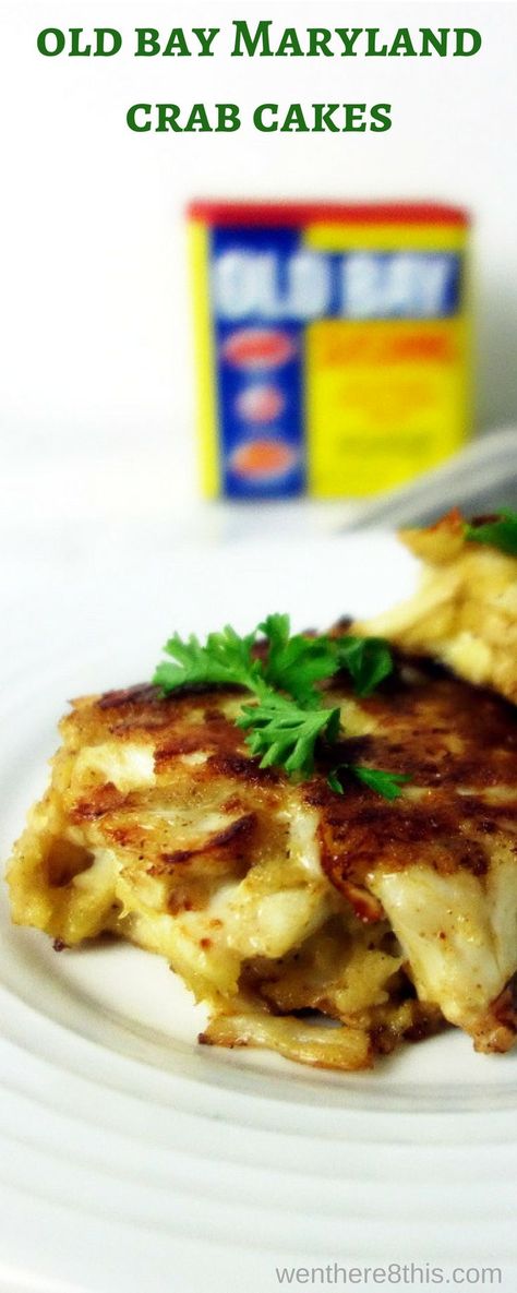 Southern Crab Cakes, Cream Of Crab Soup Recipe, Easy Crab Cakes, Old Bay Crab Cakes, Fried Crab Cakes, Crab Cake Sauce, Crab Cakes Easy, Seafood Party, Crab Cake Recipes