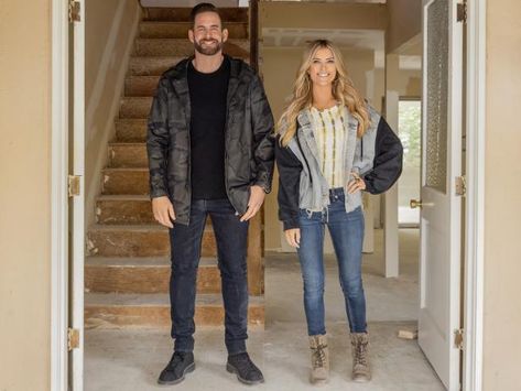 Flip or Flop — the top-rated home flipping series that first premiered on HGTV in 2013 — is concluding after 10 seasons. Flip Or Flop Hgtv, Christina Anstead, Tarek And Christina, Home Flipping, Flip Or Flop, Baby Grows, Style Outfits, Top Rated, Put On