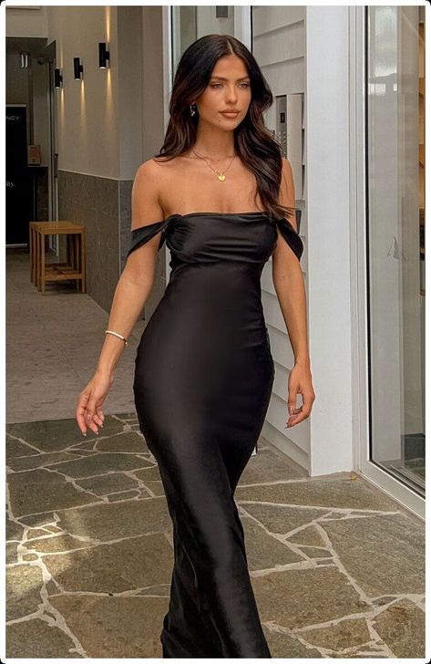 Formal Maxi Dress, Black Off Shoulder, Prom Dress Inspiration, فستان سهرة, Beginning Boutique, Maxi Dress Formal, Wedding Guest Dress Summer, Hip Dress, Glam Dresses