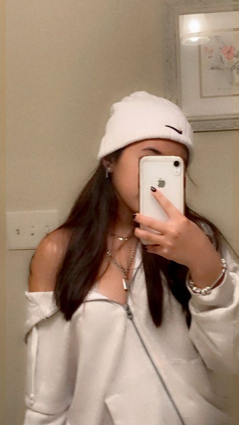 chains, nike beanie, and a white sweatshirt from american eagle. Nike Beanie Outfits, Baddie Outfits With Beanies, White Beanie Outfit Aesthetic, White Beanie Outfit, Beanie Outfit Aesthetic, White Hat Outfit, Black Nike Hat, Nike Beanie, Beanie Fits