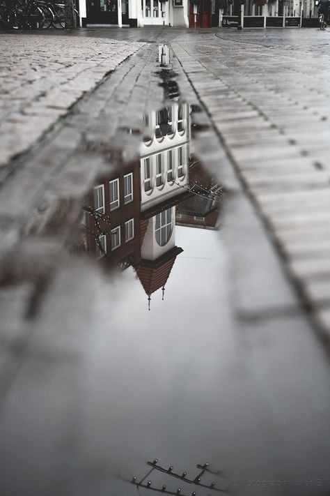 Rain City Photography, Moody Architecture Photography, Building Reflection In Water, Rain Street Photography, Street Landscape Photography, Urban Nature Photography, Urban Life Photography, Uk Street Photography, Photoshoot Ideas Buildings