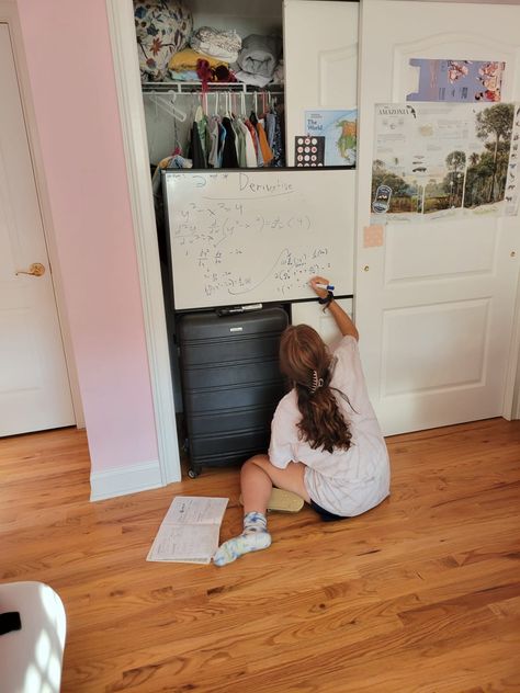 #study #studyaesthetic #studygirl #calculus #whiteboard #floor #slay Math Whiteboard Aesthetic, Whiteboard Study Method, Whiteboard Study Aesthetic, Studying On The Floor, Science Whiteboard, Whiteboard Studying, Aesthetic White Board, Math Whiteboard, Calculus Aesthetic