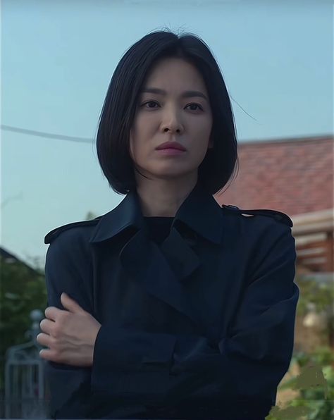 Dong Eun, Castle Aesthetic, Korean Drama Quotes, Hye Kyo, Hair Tips Video, Kim Sejeong, Song Hye Kyo, Human Poses Reference, Human Poses