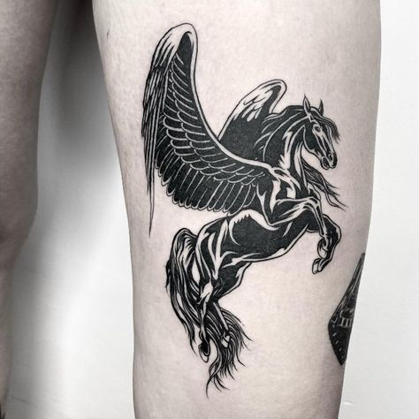 Women Tattoo Chest, Gryphon Tattoo, Black Pegasus, North Star Tattoos, Pegasus Tattoo, Tattoo Chest, Knight Tattoo, Back Piece Tattoo, Arte Peculiar