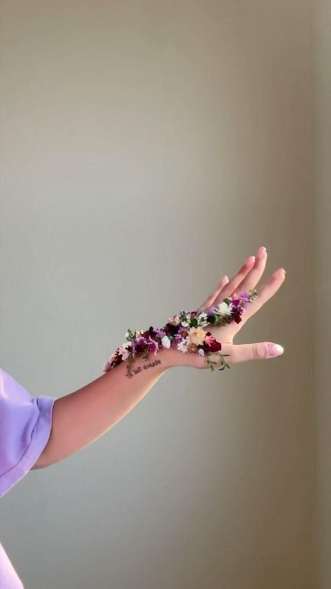 Instagram Wearable Flowers, Sewing Tutorials Clothes, Garland Wedding, Buckwheat, Flower Jewellery, Fresh Flowers, Sewing Tutorials, More Information, Dried Flowers