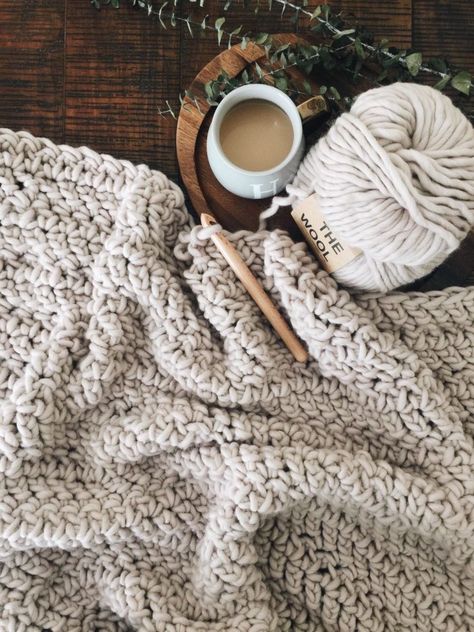 Aesthetic Couple, Winter Love, Comfy Cozy, The Seasons, Feel Inspired, Knitted Blankets, Knitting Inspiration, Knitting Needles, Knitting Projects