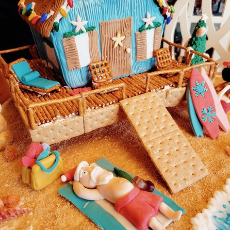 Tiki Gingerbread House Ideas, Camping Gingerbread House, Beachy Gingerbread House, Hawaiian Gingerbread House, Gingerbread Beach House Ideas, Beach Theme Gingerbread House, Gingerbread House Beach Theme, Beach Themed Gingerbread House, Summer Gingerbread House