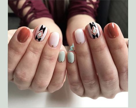 Pendleton Nails, Yellowstone Nails, Native American Nails, Fall Nails Western, Southwest Nails, Boho Fall Nails, Punchy Nails Designs, Punchy Western Nails, Western Fall Nails