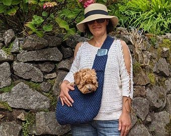 View Pet Designs by CamexiaDesigns on Etsy Chunky Yarn Crochet, Crochet Pet, Dog Carrier Sling, Crochet Wrap Pattern, Dog Sling, Dog Carrier Bag, Dog Purse, Pet Carrier Bag, Dog Clothes Diy