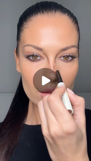 Jacinta Spencer on Instagram: "Easy Nose Contour 🤍
•
@victoriabeckhambeauty Contour Stylus Marble
@yslbeauty touché éclat 2
@spectrumcollections C06 Brush
•
#makeup #makeupartist #makeuptutorial #contour #softglam  #easymakeup #contouring #contouringtutorial" Easy Nose, Contour Nose, Nose Contour, Nose Contouring, Brush Makeup, Beauty Make Up, Stylus, Makeup Tips, Face Makeup