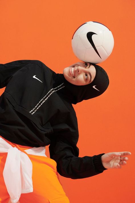 Nike Womens campaign for Womens World Cup 2019 (Nike) Nike Hijab, Nike Photoshoot, Sports Fashion Photography, Nike Photography, Womens World Cup, Nike Campaign, Nike Inspiration, Sports Campaign, Gym Photoshoot