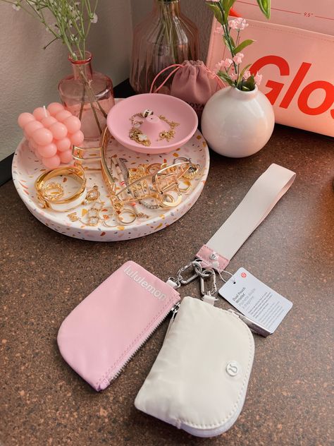 Preppy Keychains For Car Keys, Lulu Lemon Keychain Aesthetic, Lululemon Dual Pouch Wristlet Aesthetic, Lululemon Keychain Wallet Aesthetic, Lululemon Wristlet Aesthetic, Dual Pouch Wristlet Lululemon, Cute Car Keys, Lululemon Pouch, Lululemon Wristlet