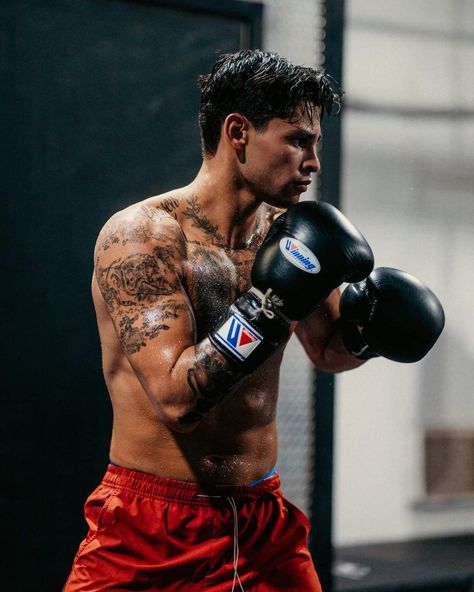 Boxer Aesthetic, Ryan Garcia, Boxing Training Workout, Boxing Images, Ufc Boxing, Boxing History, Sport Boxing, Endurance Workout, Ufc Fighters