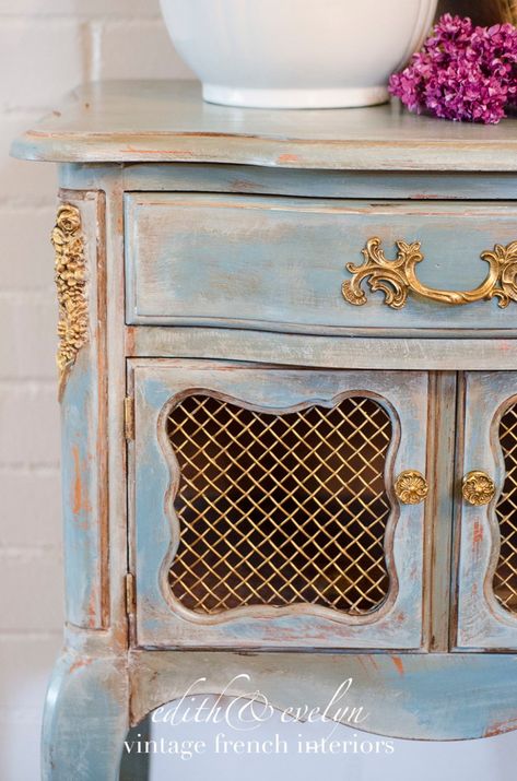 French Country Furniture Diy, Nightstand Transformation, French Provincial Nightstand Makeover, Painted French Provincial Furniture, French Nightstand, Paint Therapy, French Provencial, Upcycle Inspiration, Redoing Furniture