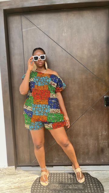 African Short Set For Women, Ankara Summer Dresses Short, Short Up And Down Outfit, Short Two Piece Outfit, Casual Two Piece Outfits, Short And Top Set Two Pieces Ankara, Top And Shorts Set Two Pieces, Adire Styles For Ladies 2 Piece, Short And Top Set Two Pieces