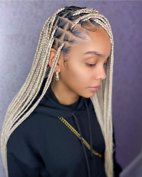 Medium Box Braid Hairstyles for Black Women. modern easy protective hairstyles. Super cute and you can get knotless box braids too... 613 And Silver Braids, Box Dreads, Blonde Knotless, Quick Braids, Knotless Box Braids, Small Box Braids, Medium Box Braids, Blonde Box Braids, Braiding Styles