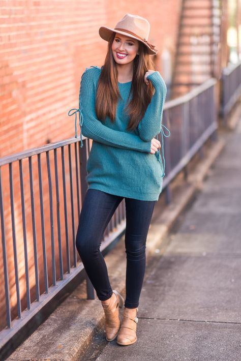 Turquoise Sweater Outfit, Teal Sweater Outfit, Oversized Sweaters Outfit, Blue Top Outfit, Aqua Outfit, Trunk Ideas, Turquoise Clothes, Sweaters Outfit, Turquoise Sweater