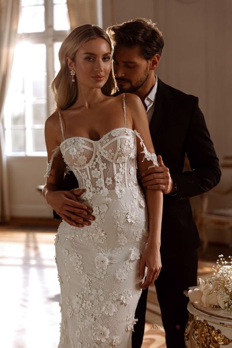 Buy wedding dress Concordia from the producer - Anna Sposa Group Kamil Nizinski, Power Stance, Crystal Wedding Dress, Wedding Photoshoot Props, Buy Wedding Dress, Classy Couple, Best Pose For Photoshoot, Wedding Dress Accessories, Civil Ceremony