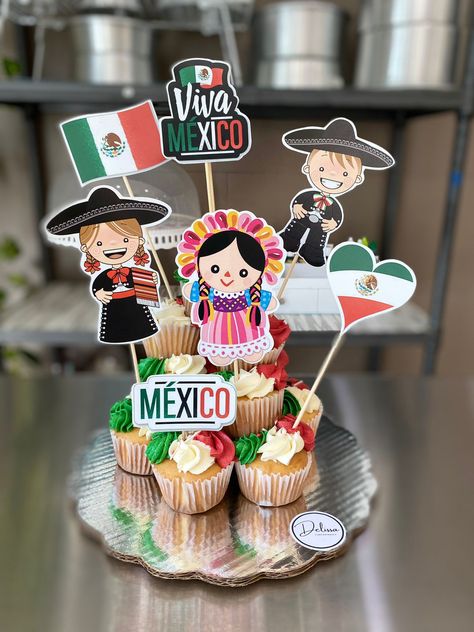 Cupcakes Mexicanos, Cupcakes Business, Wc Ideas, Mexican Party, Cup Cakes, Tri Color, Pastel, Cake, Color