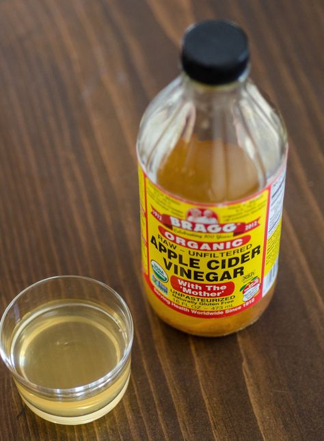 What's the Difference Between Filtered and Unfiltered Apple Cider Vinegar? — Word of Mouth Apple Cider Vinegar For Acne, Apple Cider Vinegar Acne, Apple Cider Vinegar Remedies, Apple Cider Vinegar For Hair, Unfiltered Apple Cider Vinegar, Apple Cider Vinegar Drink, Natural Acne, Acne Remedies, How To Get Rid Of Acne