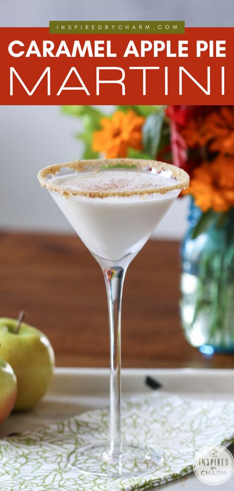 Looking for Thanksgiving cocktail recipes? Here's a fall drink idea featuring apple pie vodka! Creamy and delicious, this Caramel Apple Pie Martini tastes like dessert in a glass. Pin this for later! Apple Pie Martini, Apple Pie Vodka, Pitcher Margarita Recipe, Apple Pie Drink, Thanksgiving Cocktail Recipes, Thanksgiving Cocktail, Apple Vodka, Desserts In A Glass, Fall Cocktails Recipes