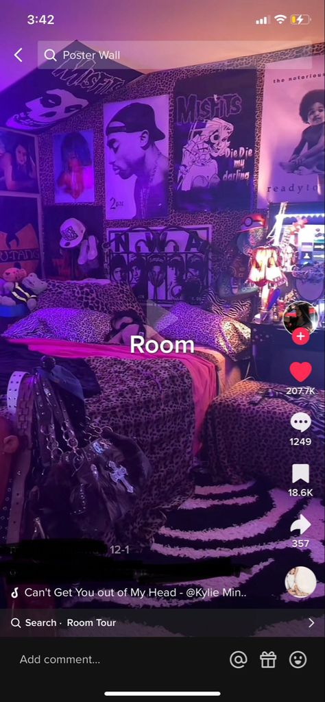 Y2k Room Ideas, Trashy Y2k Bedroom, Emo Room, Small Space Decor, 2000s Room, Baddie Room, Y2k Bedroom, Y2k Room, Hello Kitty Rooms