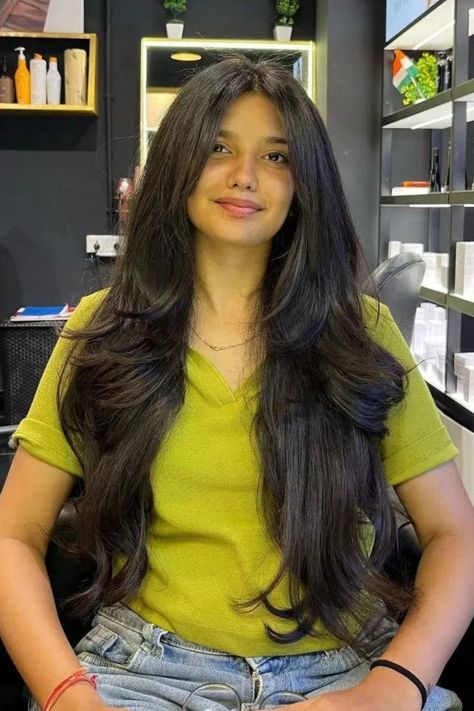 Front Layered Haircut For Long Hair Long Layered Hair Styles, Layered Haircut For Long Hair, U Haircut, Layered Hair Styles, Haircuts For Long Hair Straight, Long Hair Trim, Haircut For Long Hair, Haircuts For Long Hair With Layers, Hair Tint