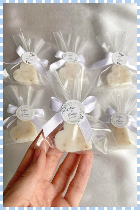 Soap Souvenir Wedding Favors, Soap Wedding Gift, Mini Soap Favors, Party Favors For Bridal Shower Guests, Bridal Shower Giveaways, Diy Wedding Gifts For Guests, Favors Wedding Ideas, Bridal Shower Gifts For Guests, Wedding Guest Gifts Party Favors