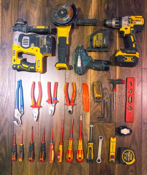 Electrition Tools, Power Tools Design, Erik The Red, Wood Crafting Tools, House Wiring, Electrician Tools, Diy Leather Bag, Electrical Projects, Diy Electrical