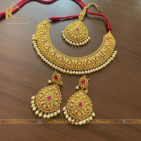 Indian Golden Jewelry, Gold Necklace Set Punjabi Style, Traditional Indian Gold Necklace, Bridal Gold Set Design, Punjabi Gold Jewellery Set, Mangtika Jewellery Gold, Gold Mangtika, Indian Traditional Jewellery, Kundan Mala