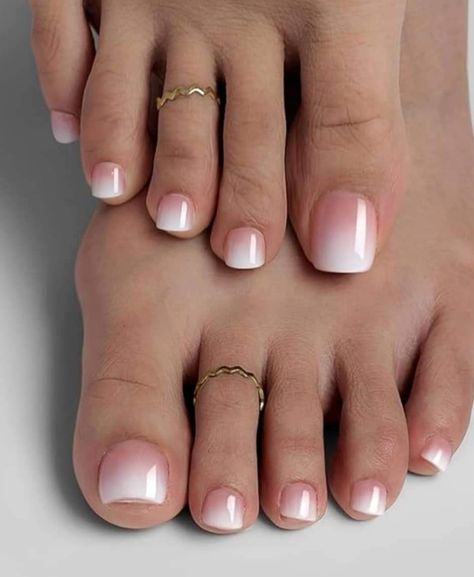 Simple Pedicure Ideas Classy, Nails Inspiration Pedicure, Gel Nails On Feet Ideas, Ombre French Tip Pedicure, French Ombre Toenails, French Ombre Pedicure, 2024 Toe Nails, Mani Pedi French Tip, Off White Pedicure