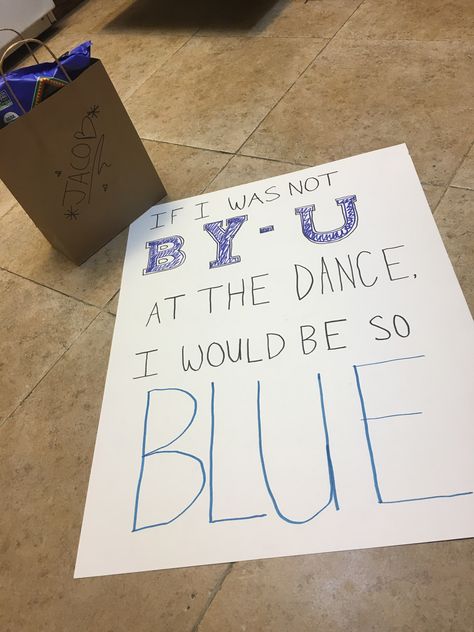 Creative Prom Proposal Ideas, Cute Proposal Ideas, School Dance Ideas, Funny Prom, Prom Posters, Cute Homecoming Proposals, Asking To Prom, Cute Prom Proposals, Homecoming Posters