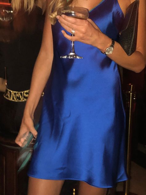 Royal Blue Dress Aesthetic, Blue Silk Dress Outfit, Navy Blue Dress Aesthetic, Gold Outfit Aesthetic, Fancy Dresses Aesthetic, Silk Dress Aesthetic, Party Dress Aesthetic, Silk Dress Fashion, Silk Dresses Outfit