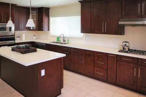 Mahogany Kitchen, Cherry Wood Kitchen Cabinets, Cherry Wood Kitchens, Dark Wood Kitchen Cabinets, Cherry Wood Cabinets, Stained Kitchen Cabinets, Kitchen Cabinets Pictures, Kitchen Cabinet Trends, Brown Kitchen Cabinets