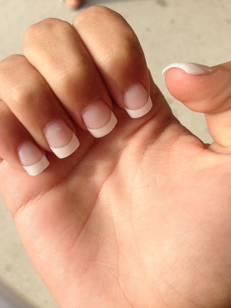 French tip Painted Acrylic Nails, White Tip Acrylic Nails, Acrylic Nails French, Pretty Nails Glitter, French Tip Acrylics, Essie Polish, Hand Style, French Tip Acrylic Nails, French Acrylic Nails