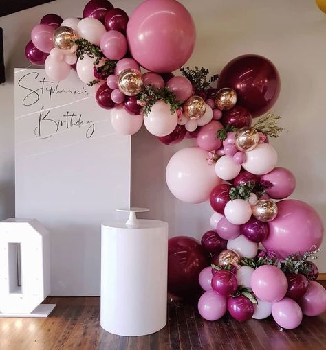 Balloon Decorations Ideas, Pink Balloon Garland, Balloon Arch Diy, Balloon Garland Diy, Balloon Installation, Great Gatsby Party, Rose Gold Balloons, Rose Gold Party, Happy Sunday Everyone