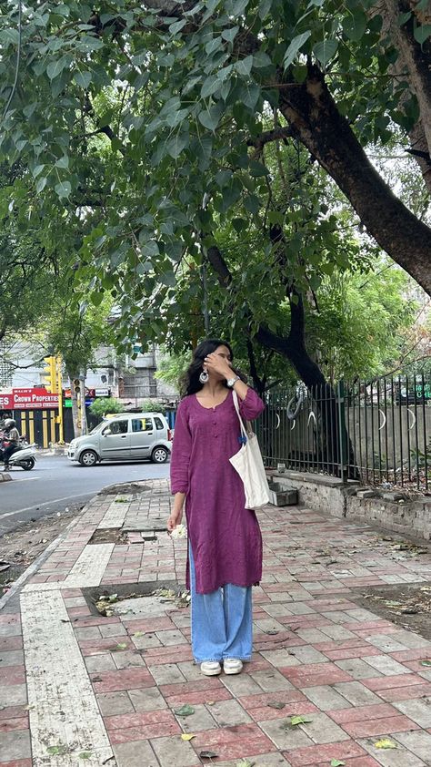 college fit // desi Kurta Ideas For College, Indian University Outfits, Desi Aesthetic College Outfits, Modern Desi Outfits Casual, College Outfits Traditional, Casual Indian Outfits For Women, Casual Desi Outfits College, Indian Girls Outfit, Desi College Outfits Indian