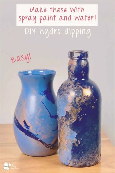 Hydrodipping Diy, How To Hydro Dip, Diy Crafts Vases, Hydro Painting, Spray Paint Techniques, Diy Painted Vases, Spray Paint Vases, Spray Paint Projects, Paint Dipping