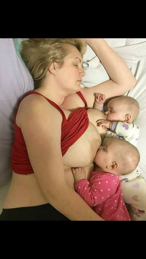 Mother Feeding Baby, Breastfeeding Twins, Mother Feeding, My Face When, Beautiful Muslim Women, Beautiful Women Over 40, Claw Clips, Photo Challenge, Grappling