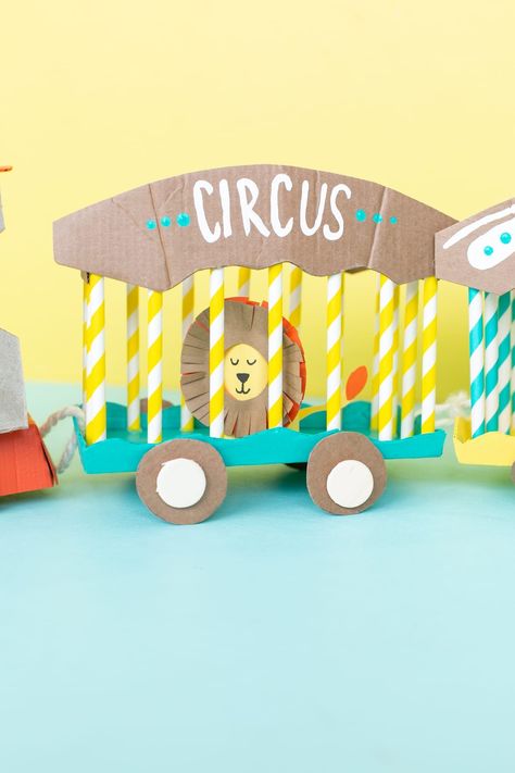 Train Craft, Cardboard Train, Train Crafts, Circus Crafts, Circus Train, Keepsake Crafts, Web Ideas, Circus Animals, Kids Crafting