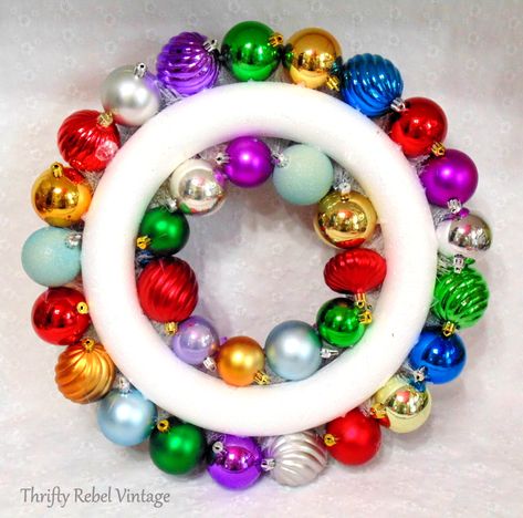 back view of Christmas ornament wreath Wreath Backing, Christmas Wreath Ornaments Diy, Christmas Crafts With Ornament Balls, Styrofoam Ball Wreath, Ornament Wreaths Diy, How To Make A Ornament Wreath, Wreath Made From Christmas Ornaments, Diy Ball Wreath, Christmas Bulb Wreath Diy