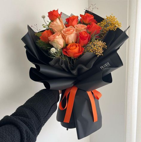 Flower Aesthetics, Man Bouquet, Prettiest Bouquet, How To Wrap Flowers, Flower Bouquets, Bunch Of Flowers, Beautiful Bouquet, Birthday Party Decorations, Flowers Bouquet