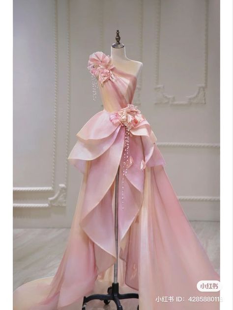 Pink And White Gown, Bridal Engagement Dress, Pink Flower Dress, Gowns Dresses Elegant, Aesthetic Dress, Old Fashion Dresses, Princess Ball Gowns, Prom Dress Inspiration, Pretty Prom Dresses