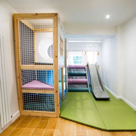 Soft Play Playroom, Small Active Playroom, Home Soft Play, Soft Playroom, Cool Playroom Ideas, Playroom Slide, Sensory Kids Room, Active Playroom, Montessori Toddler Rooms