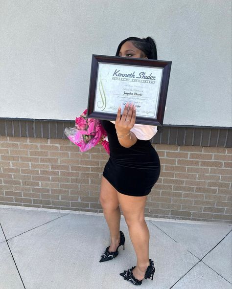 Follow For More ♡ Graduate Cosmetology School, Cosmetology Black Women, Cosmetology License Display, Hair Stylist Black Woman, Black Cosmetologist Aesthetic, Graduation Pictures Cosmetology, Graduating Cosmetology School, Cosmetology Graduation Photoshoot, Cosmotology Pictures School