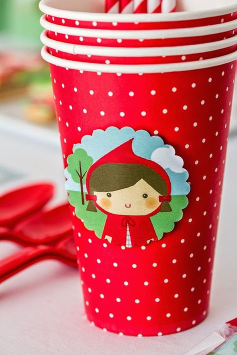 小红帽 Red Riding Hood Party, Red Ridding Hood, Birthday Party Planning, Mia 3, Woodland Party, Karas Party Ideas, Themed Birthday Party, Paper Cups, Little Red Riding Hood