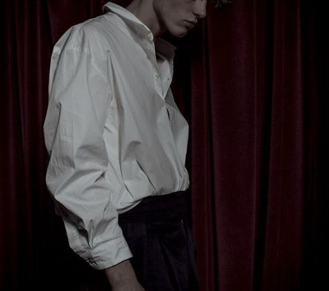 Imgur: The magic of the Internet Jean Valjean, Lucky Blue Smith, Slytherin Aesthetic, Regulus Black, 다크 판타지, Dorian Gray, Foto Art, Dark Academia Aesthetic, The Secret History