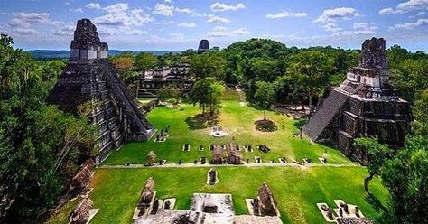 #travel #guatemala Parque Nacional Tikal y los Templos Maya Civilization, Gardens Of Babylon, Mayan Cities, Cheap Places To Travel, Mayan Culture, Yucatan Peninsula, Tikal, Mayan Ruins, Archaeological Site