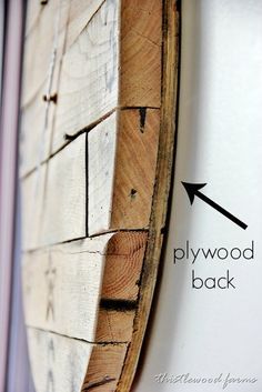 How to make a pallet wood clock. Make a clock using plywood and pallet wood and clock hands. Fun project for your wall using simple re-purposed materials. Pallet Clock, Wooden Desk Chairs, Make A Clock, Pallet Creations, Wood Clock, Recycled Pallets, Pallet Crafts, Diy Holz, Clock Hands